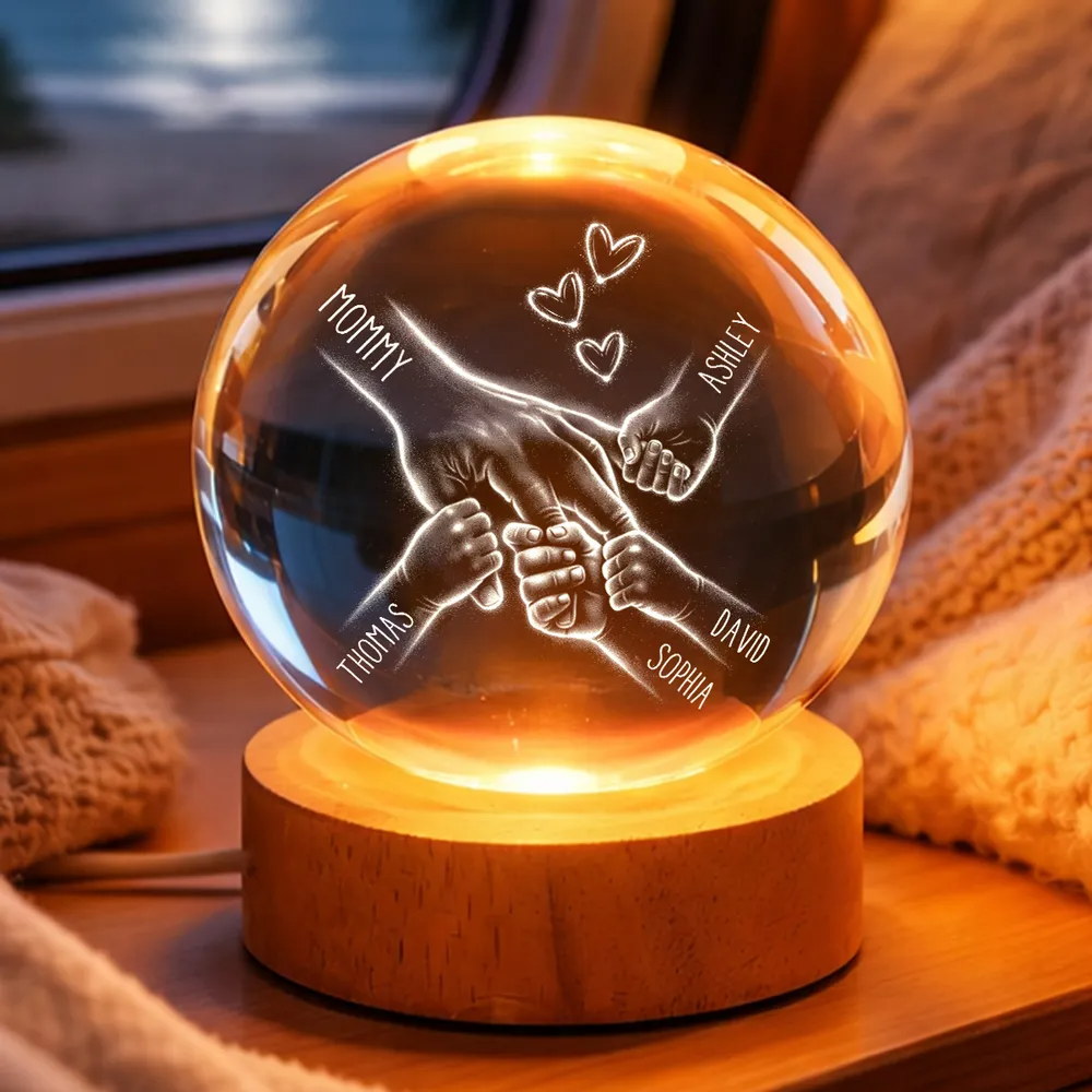 Kids Holding Mom's Hand - Personalized Crystal Ball LED Night Light - Heartfelt Mother's Day Gift for Mom, Wife