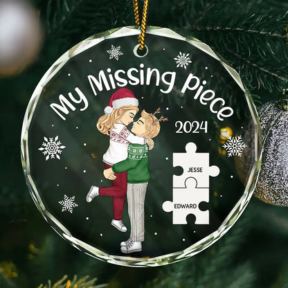 Christmas,Love,Gift For Couples,Gift For Husband,Gift For Wife,Gift For Boyfriend,Gift For Girlfriend,Anniversary - My Missing Piece Christmas Cartoon Kissing Couple - Personalized Circle Glass Ornament