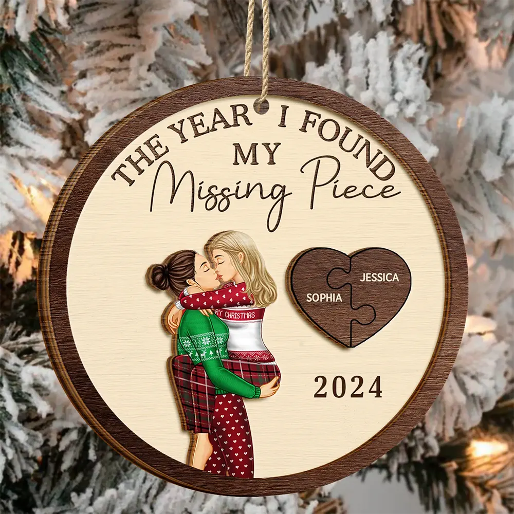 The Year I Found My Missing Piece Kissing Couples Same Gender - Personalized Wooden Ornament