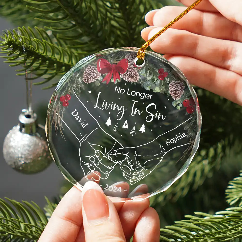 Gift For Couples - Christmas Couple Holding Hand Living In Sin - Personalized Circle Glass Ornament