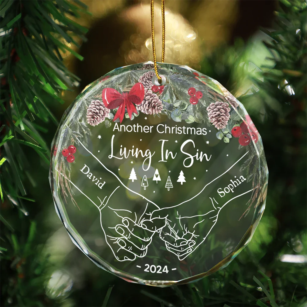 Gift For Couples - Christmas Couple Holding Hand Living In Sin - Personalized Circle Glass Ornament