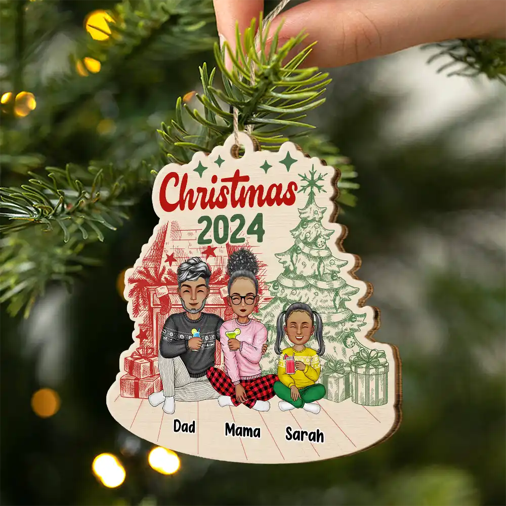 Family 2024 Red Green - Personalized Custom Shaped Wooden Ornament