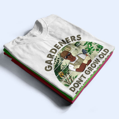 Go To Pot Gardening - Personalized Custom Sweatshirt