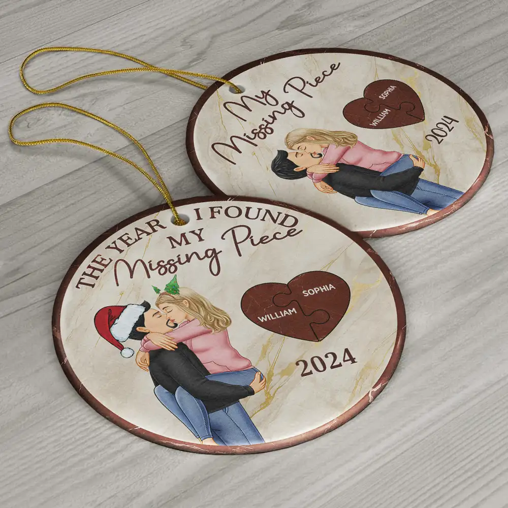 The Year I Found My Missing Piece Kissing Couples - Personalized Circle Ornament