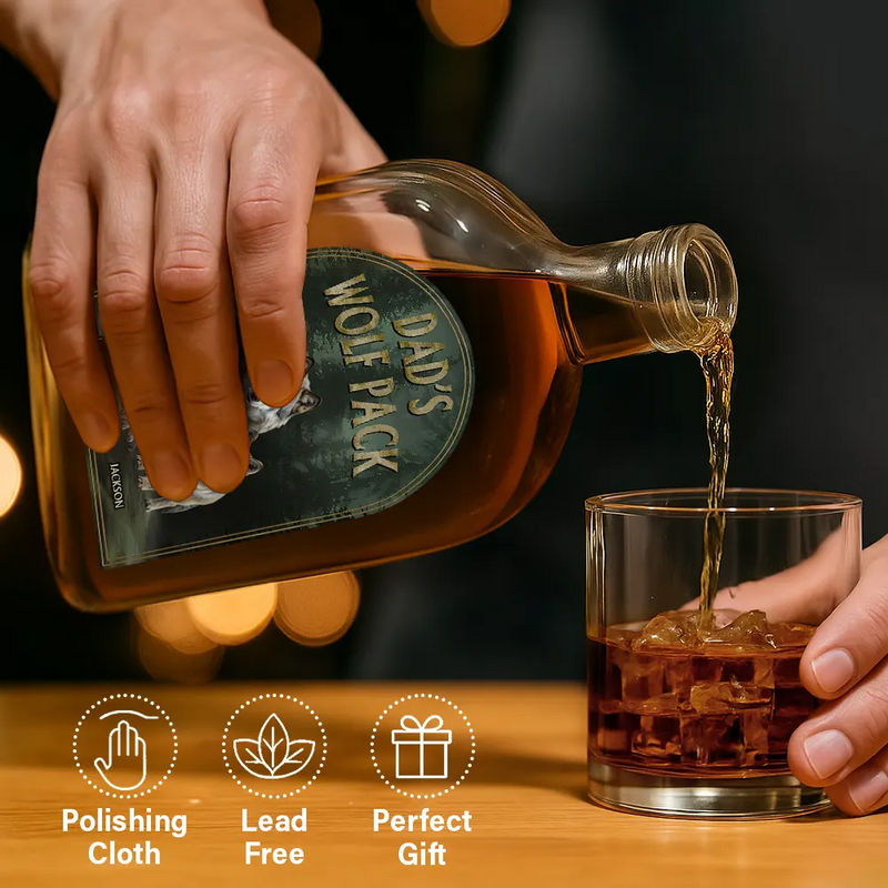 Realistic Art Papa Dad Wolf Pack - Personalized Whiskey Bottle