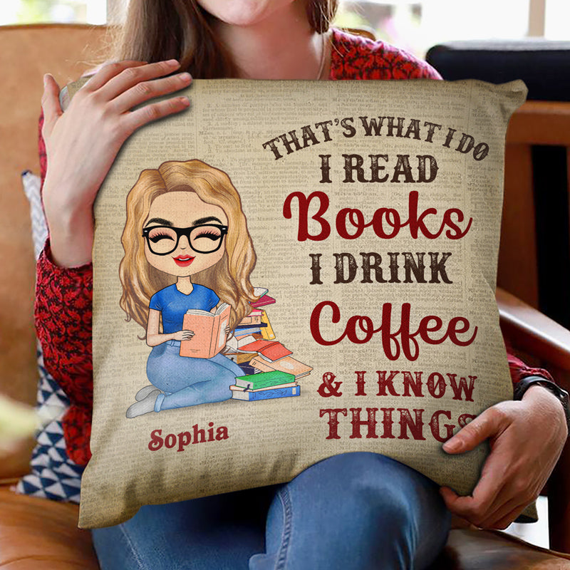 A Girl Who Loves Books Reading Vintage - Reading Gift - Personalized Custom Pillow