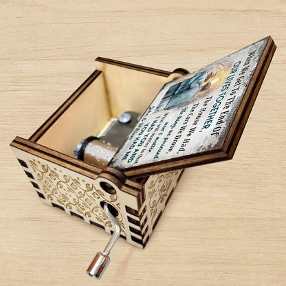 When We Get To The End - Anniversary Gift For Old Couple, Husband, Wife - Personalized Spin Button, Hand Crank Music Box