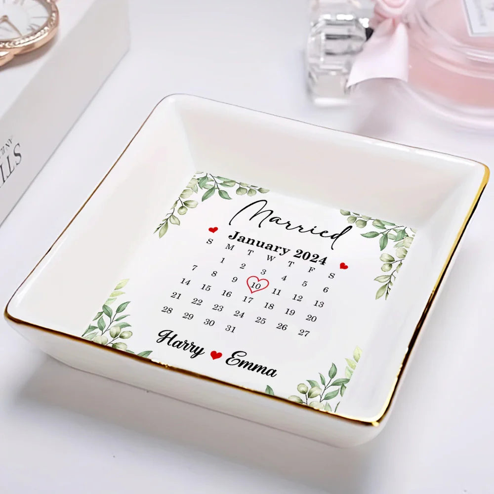Calendar Couple Married Engaged - Personalized Ring Dish