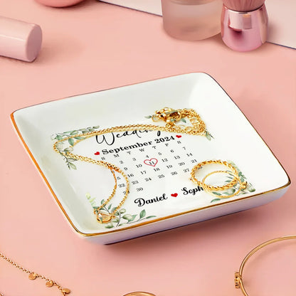 Calendar Couple Married Engaged - Personalized Ring Dish