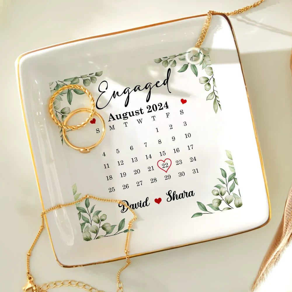 Calendar Couple Married Engaged - Personalized Ring Dish