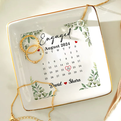 Calendar Couple Married Engaged - Personalized Ring Dish