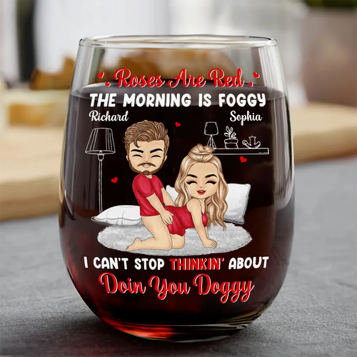 Chibi Couple Roses Are Red The Morning Is Foggy - Personalized Stemless Wine Glass