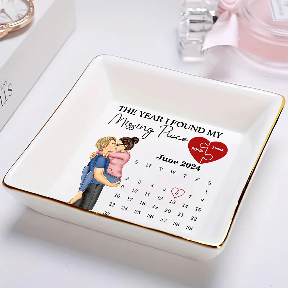 The Year I Found My Missing Piece Kissing Couples Calendar - Personalized Ring Dish
