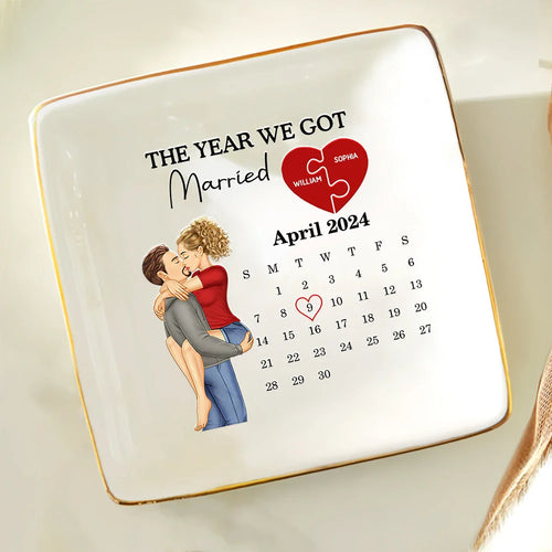 The Year We Got Engaged Married Kissing Couples Calendar - Personalized Ring Dish