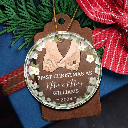 Holding Hands Husband And Wife First Christmas - Personalized Circle Acrylic Ornament