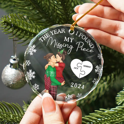 The Year I Found My Missing Piece Kissing Couples - Personalized Circle Acrylic Ornament