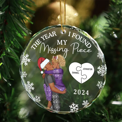 The Year I Found My Missing Piece Kissing Couples - Personalized Circle Acrylic Ornament