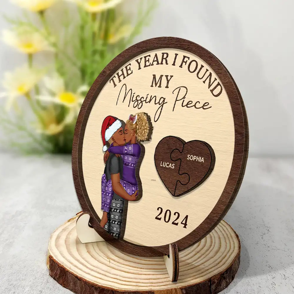 The Year I Found My Missing Piece Kissing Couples - Personalized 2-Layered Wooden Plaque With Stand