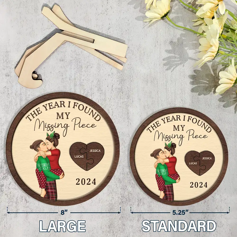 The Year I Found My Missing Piece Kissing Couples - Personalized 2-Layered Wooden Plaque With Stand