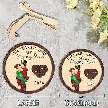 The Year I Found My Missing Piece Kissing Couples - Personalized 2-Layered Wooden Plaque With Stand