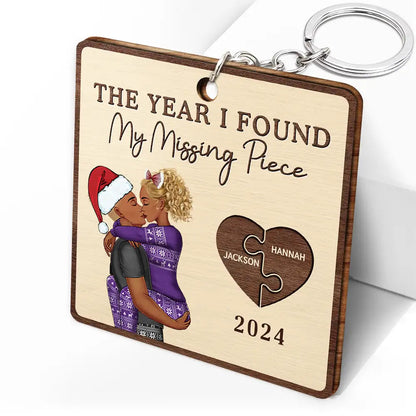 The Year I Found My Missing Piece Kissing Couples - Personalized Wooden Keychain