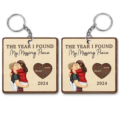 The Year I Found My Missing Piece Kissing Couples - Personalized Wooden Keychain