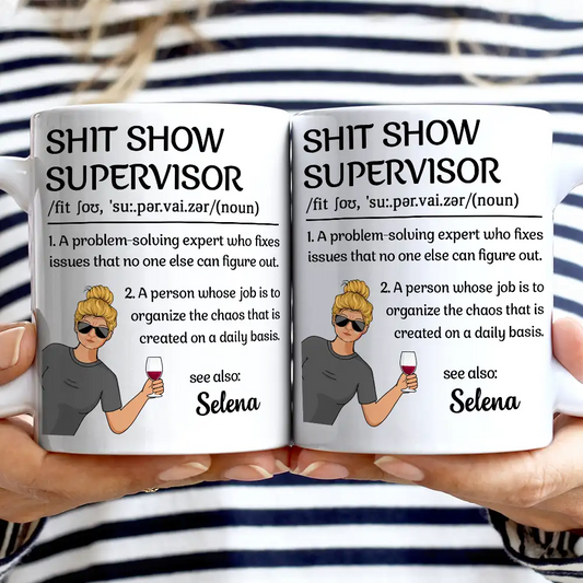 Show Supervisor Expert Who Fixes Issues Senior Mom Dad Retired - Personalized Mug