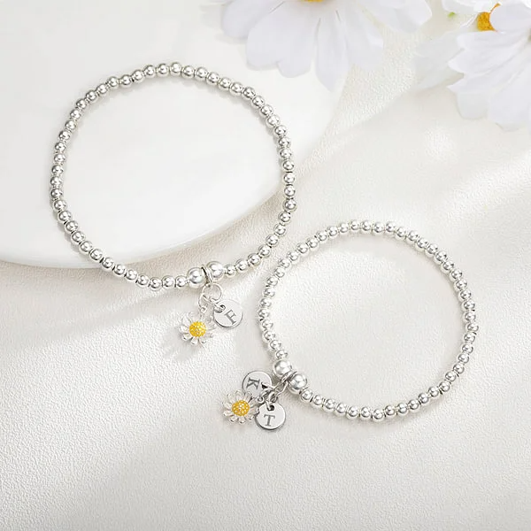 Personalized Beaded Bracelet with Daisy Charm And Engraved Initial Gift for Her Baby Shower