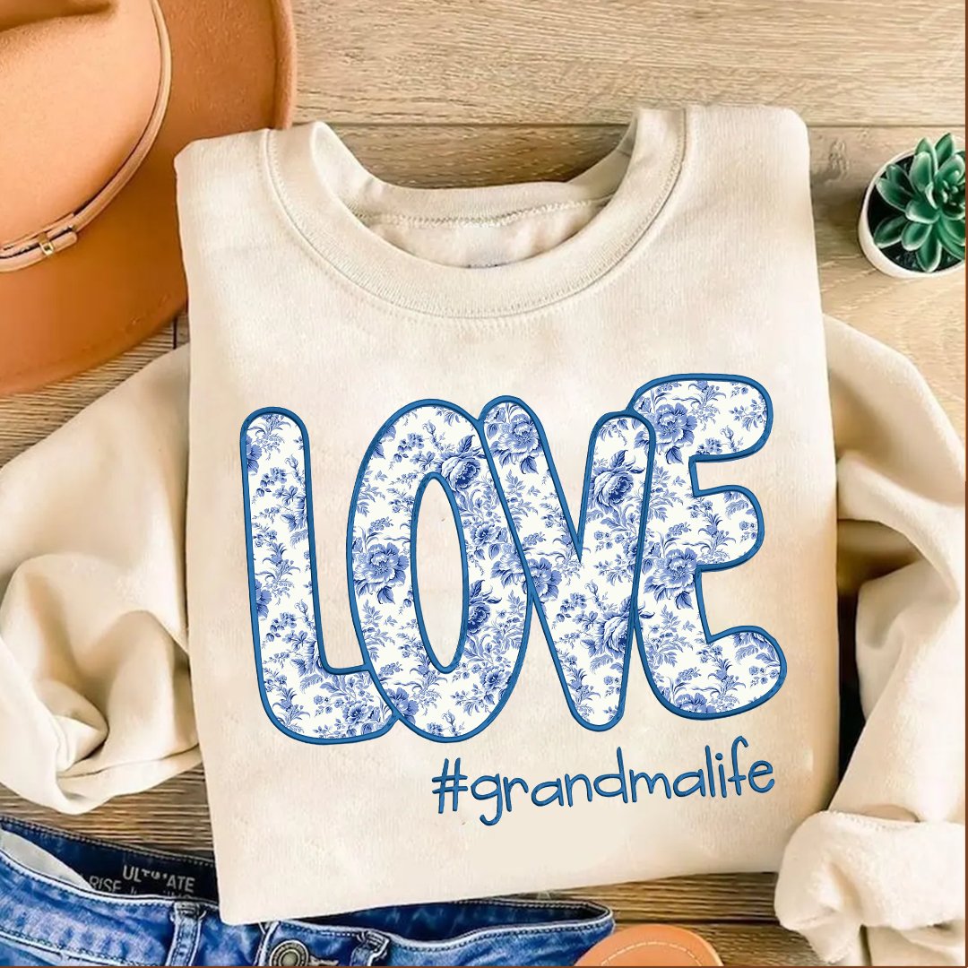 Custom Name Love Grandma Life, Glitter Christmas Bow Embellished Sweatshirt – Custom Side Bow Cut-Out Sweatshirt