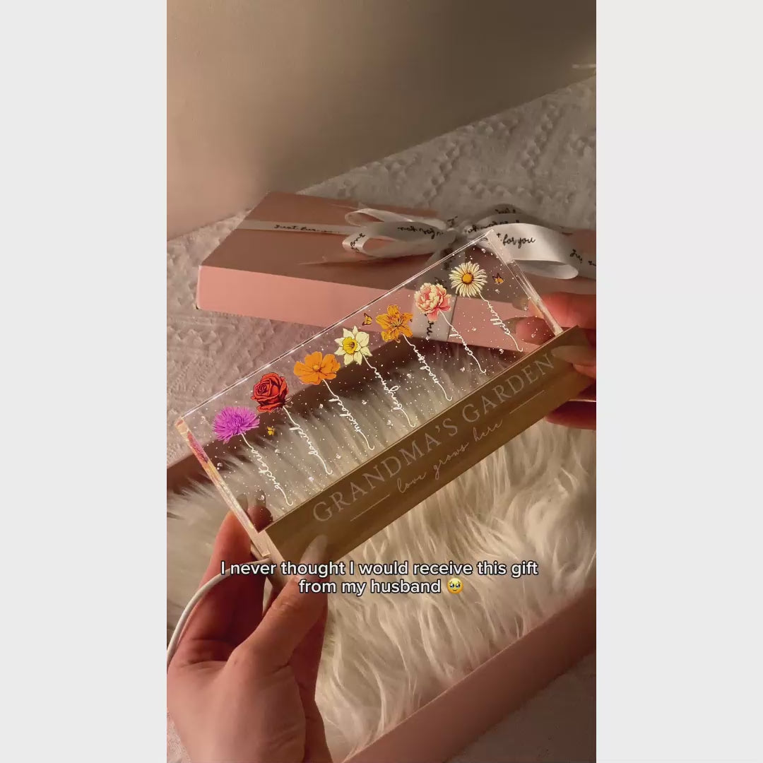 Grandma - Grandma‘s Garden Birth Month Flower - Personalized LED Night Light